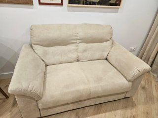 Sofá de 2 plazas en tela alcantara beige