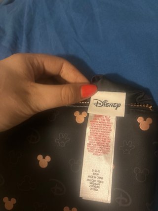 Neceser Disney Negro con Logo Dorado