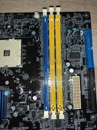 Placa Base ASUS K8V SE Deluxe