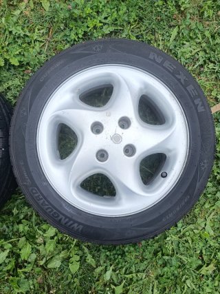 2 Llantas 15" con Neumáticos Invierno.