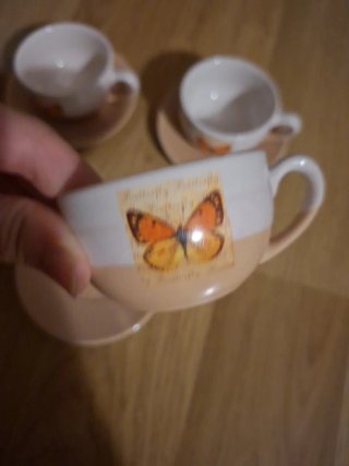Juego de 5 tazas de cerámica con mariposas