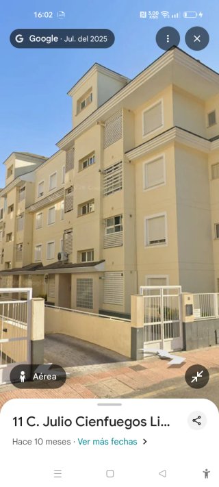 Piso, 110 metros construibles, zona residencial.
