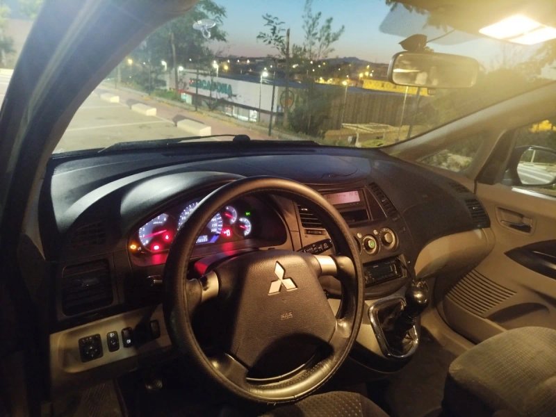 Mitsubishi Grandis 2006 - foto 1