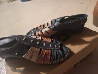 Sandalias de piel verano azul y marrón