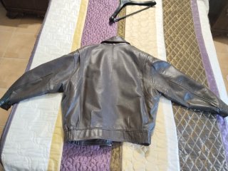 Chaqueta de cuero vintage auténtica