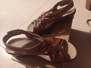 Sandalias Clarks Piel Verano Mujer Beige/Marrón