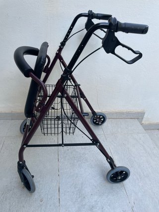 Andador Ortopédico Plegable con Asiento
