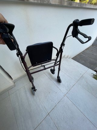Andador Ortopédico Plegable con Asiento