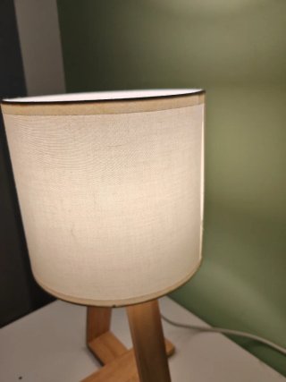 Lámpara de mesa tela y madera