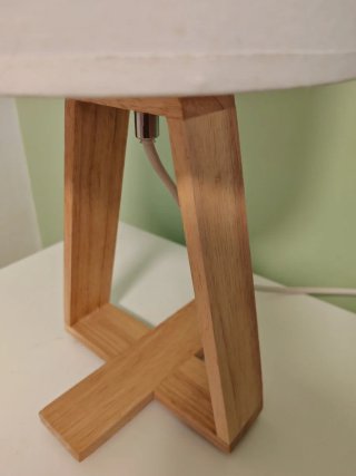 Lámpara de mesa tela y madera