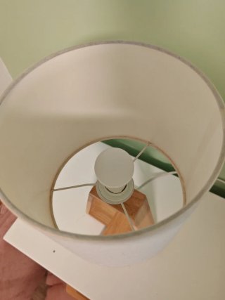 Lámpara de mesa tela y madera
