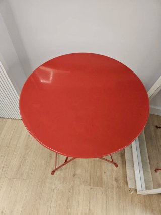 Mesa plegable redonda metálica roja