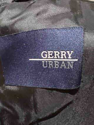 Chaqueta de piel con capucha
