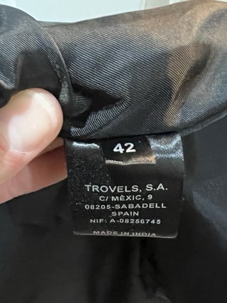 Chaqueta de piel con capucha