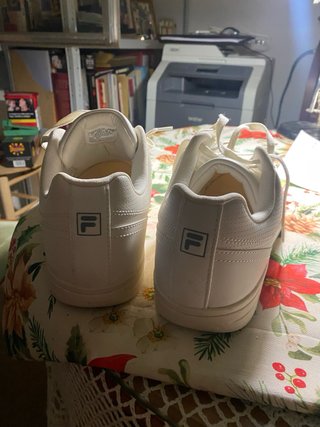 Deportivas Fila Blancas Talla 44.5 EUR / 11 US