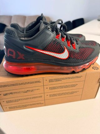 Nike Air Max 2013 gris y rojo