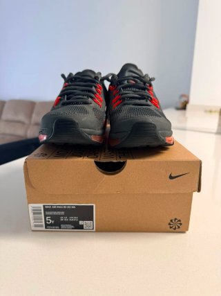 Nike Air Max 2013 gris y rojo