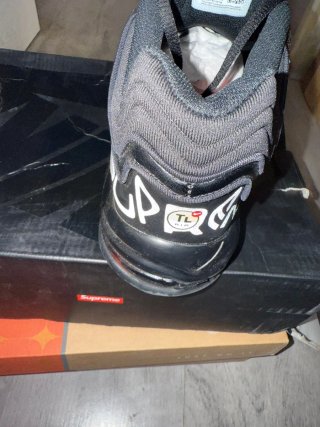 Zapatillas Nike supreme Negras y Plateadas