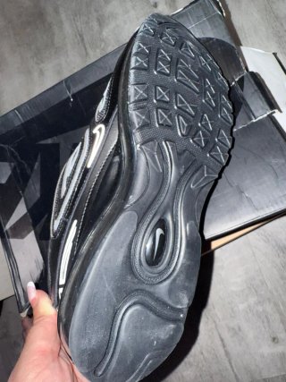 Zapatillas Nike supreme Negras y Plateadas