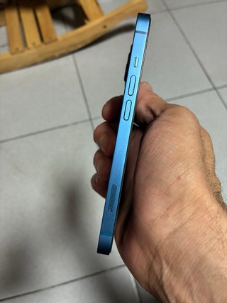 iPhone 13 Azul IMPECABLE+6 Fundas regalo