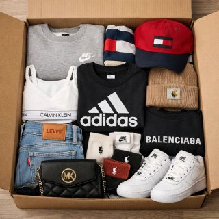 Lote 7 prendas: Nike, Adidas, MK, Levi's