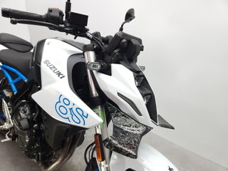 SUZUKI GSX-8S 2024 7556 kms.