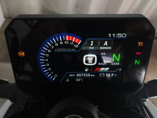 SUZUKI GSX-8S 2024 7556 kms.