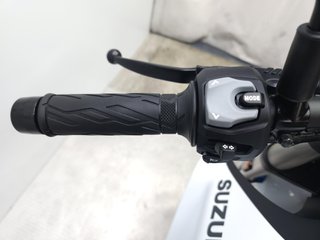 SUZUKI GSX-8S 2024 7556 kms.