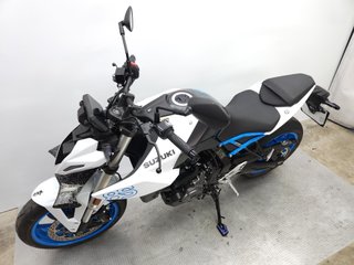SUZUKI GSX-8S 2024 7556 kms.