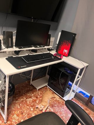 Escritorio Gaming L con puerto de carga USB