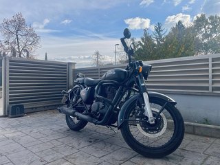 Royal Enfield Classic 350 Negra