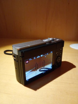 Panasonic Lumix TZ99 compacta