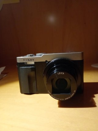 Panasonic Lumix TZ99 compacta