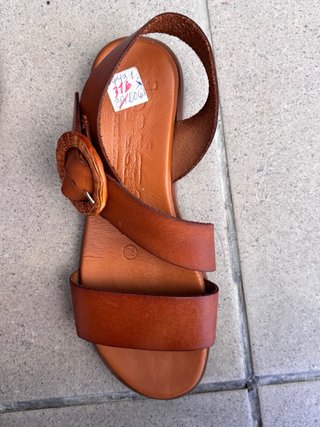 Sandalias de cuero marrón talla 36
