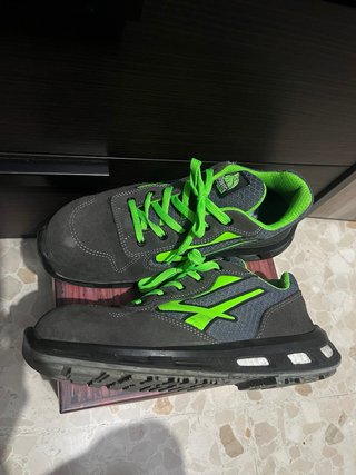 Zapatos de seguridad Upower grises y verdes