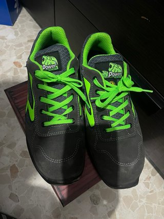 Zapatos de seguridad Upower grises y verdes