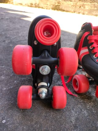 Patines Quad Infantiles Negros y Rojos