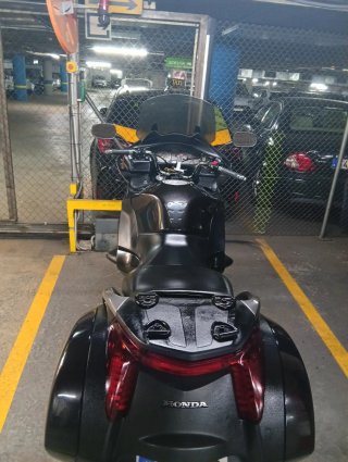 Honda Deauville 700 Negra