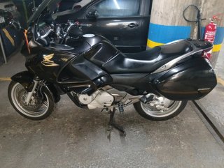 Honda Deauville 700 Negra