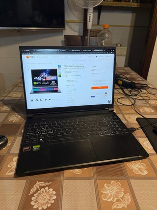 Portátil Acer Nitro V 16S AI 16 AMD Ryzen 7