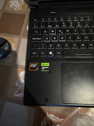 Portátil Acer Nitro V 16S AI 16 AMD Ryzen 7