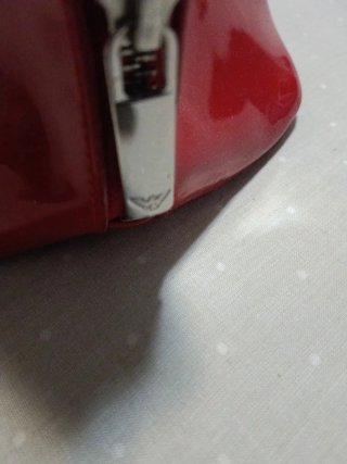 Bolso charol Armani Jeans rojo