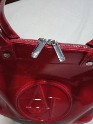 Bolso charol Armani Jeans rojo