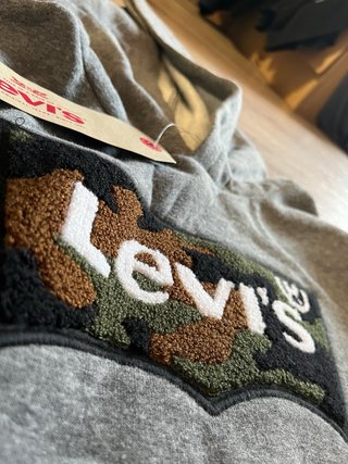 Sudadera Levi’s gris nueva con etiqueta