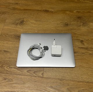MacBook Air M1 2020 8GB RAM 256GB SSD Plata