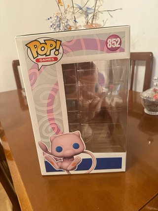 Funko Pop Jumbo Pokémon Mew #852