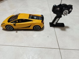 Coche teledirigido Lamborghini Amarillo