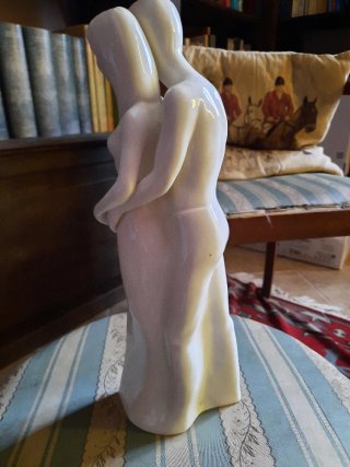 Statuetta ceramica coppia amanti