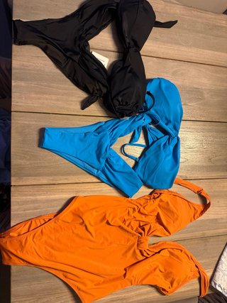 Conjunto de Bikinis y Bañadores