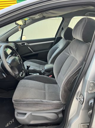 Peugeot 407